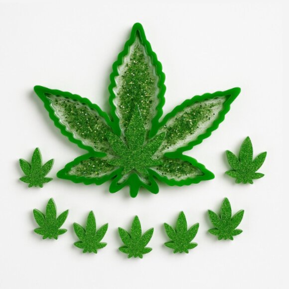 Maple Leaf Ashtray Set Glow in Dark Handmade Resin 1 Large 7 Small Functional - Picture 4 of 4